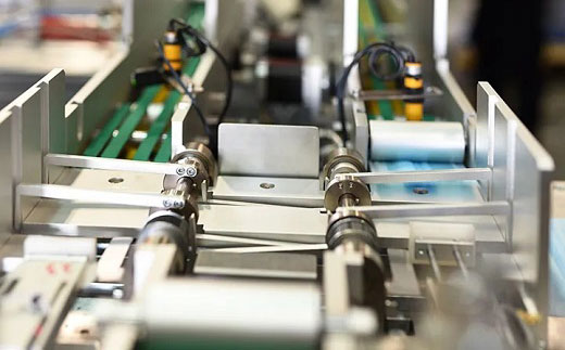 BBIN宝盈集团全自动口罩生产流水线装备产能高自动化水平高稳固性好