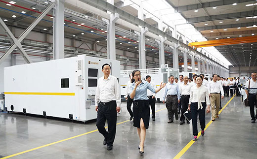 江苏省委常委、苏州市委书记蓝绍敏等向导调研BBIN宝盈集团智能