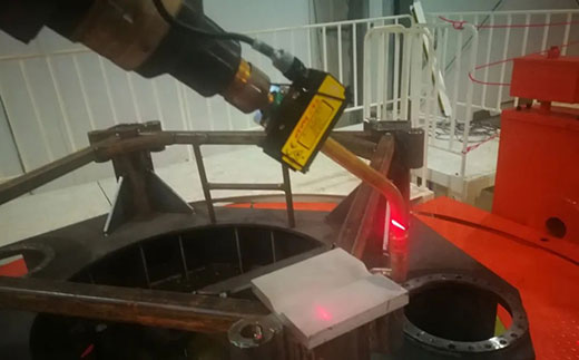 上海唬；；；BIN宝盈集团机械人焊接事情站