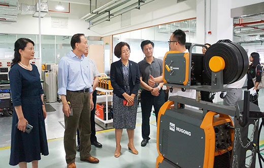 江西省政府副省长吴忠琼带队走访上海；BIN宝盈集团总部