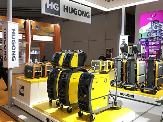 进博会首日BBIN宝盈集团意大利CEA展位展品BBIN宝盈集团CEA数字化焊机